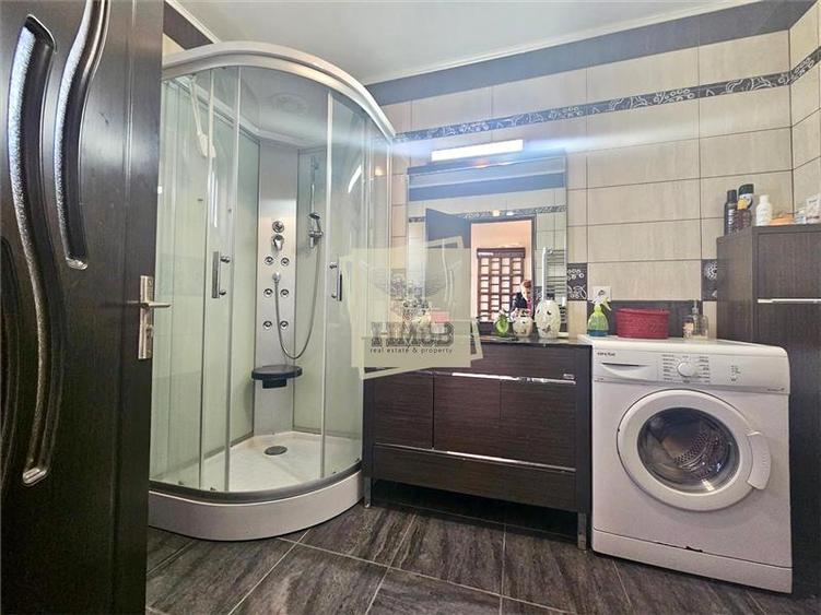 Apartament 3 camere terasa 80 mp si curte 145 mp zona Calea Cisnadiei