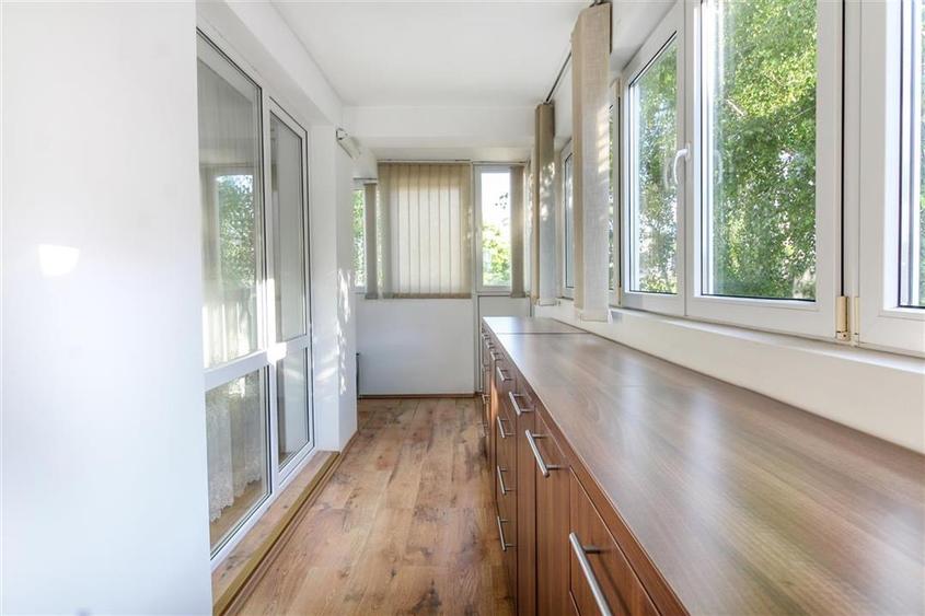 Apartament 2 camere decomandate, logie generoasa, Buna Ziua