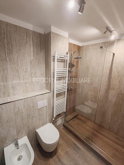 Apartament 2 camere decomandat renovat , zona Centrul Civic - str Toamnei - 12