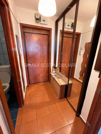 Baba Novac fix langa parc IOR, metrou Dristor, bloc mixt - 11