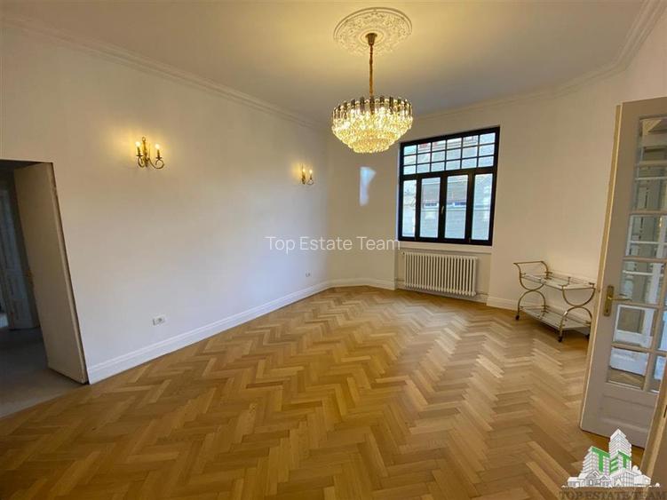 Apartament de vanzare cu 5 camere, imobil consolidat - 3