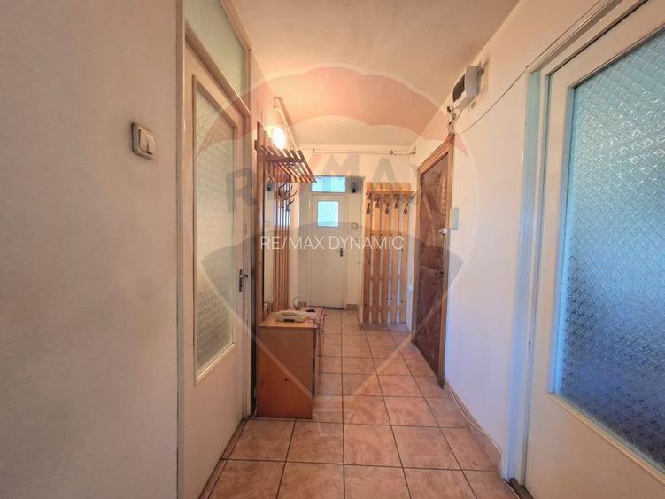 Zona 300, 3 camere, etaj 2, trei balcoane,  fără comision ! - 11