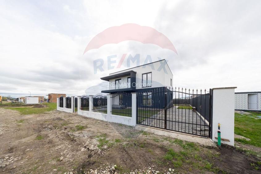 Vila moderna cu 4 camere,  P+E - teren 501 mp - 21