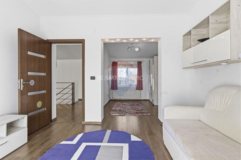 Casă cu 5 camere de inchiriat in Sofronea,Arad - 17