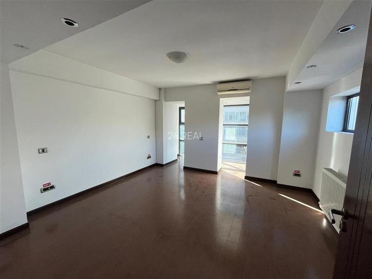 Birouri de inchiriat  de la 120 mp - mentenanta inclusa - 15