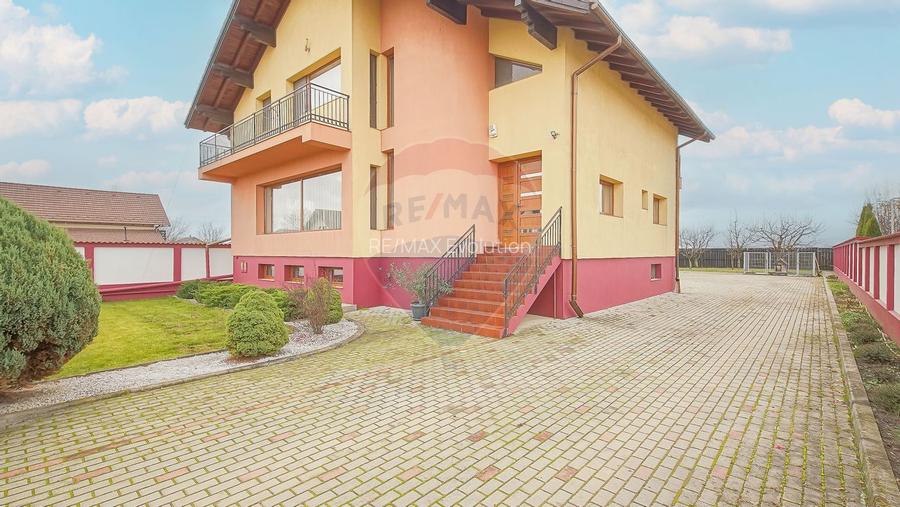 Casă spațioasă și elegantă, teren 1547 mp în Stupini – Comision 0 - 2