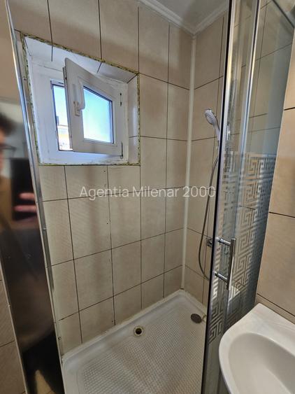 la 10 minute de Spitalul Judetean, la etajul 1-ambient placut si primitor - 11