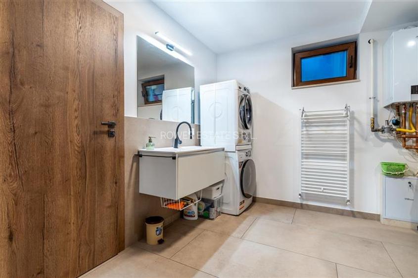 Casa cu dotari premium si finisaje de calitate ,Demisol +Parter+Etaj situata in - 24