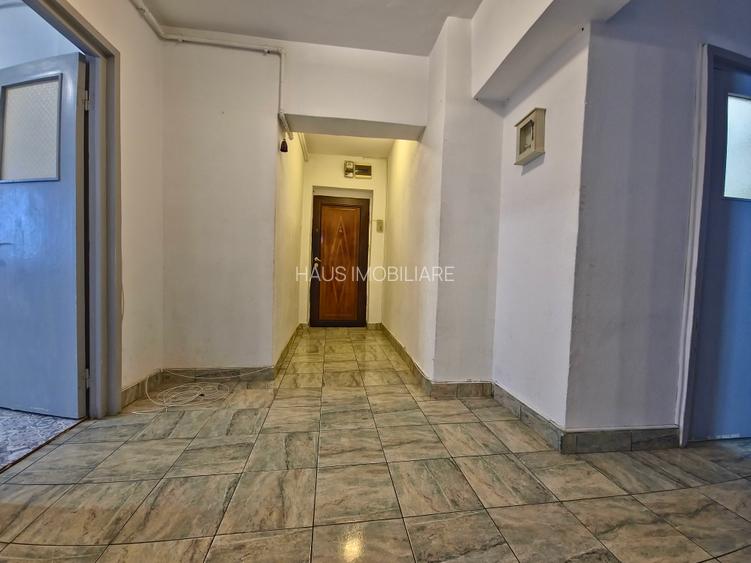 Ultracentral Tomis Mall 3 camere decomandat etaj 3/7 - 30