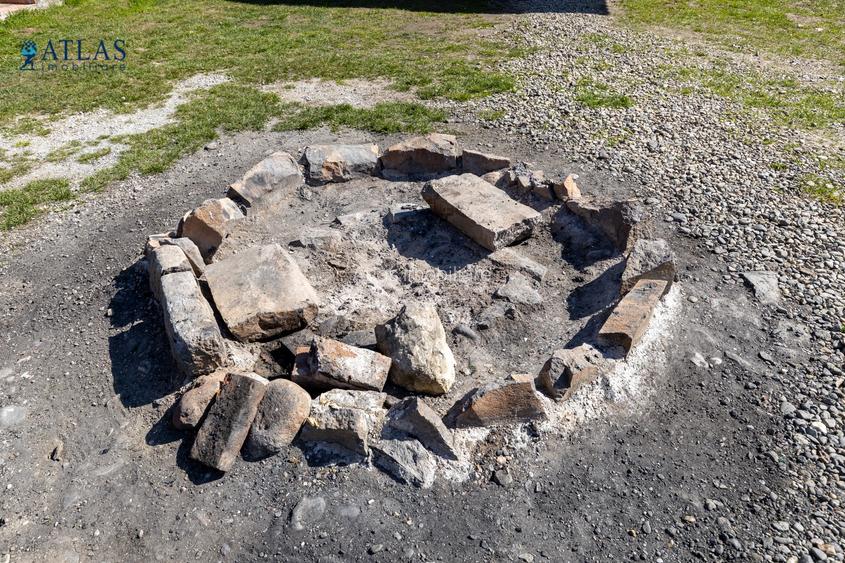 Vile turistice, locație montană superbă, la marginea pârâului,  2600 mp teren - 14