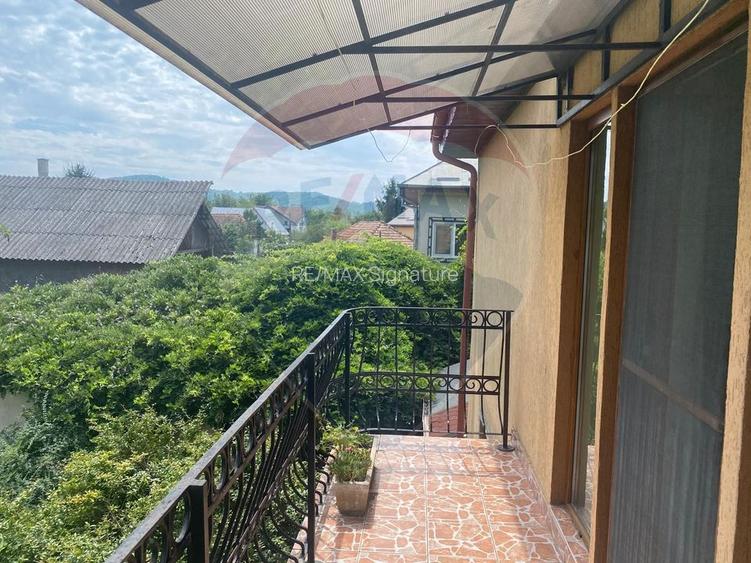 Casă / Vilă cu 5 camere de vânzare în zona Central - 52