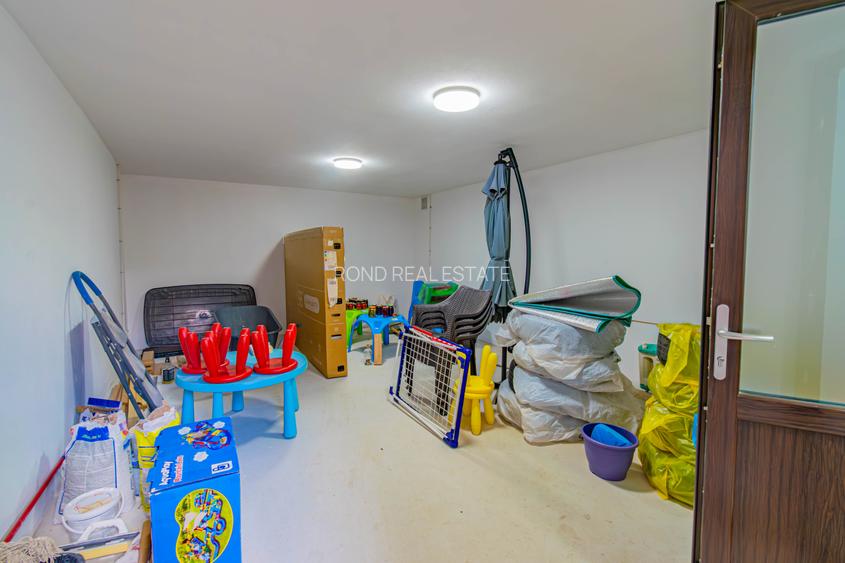 Vila complet mobilata si utilata, panouri, acumulatori, impecabila - 55
