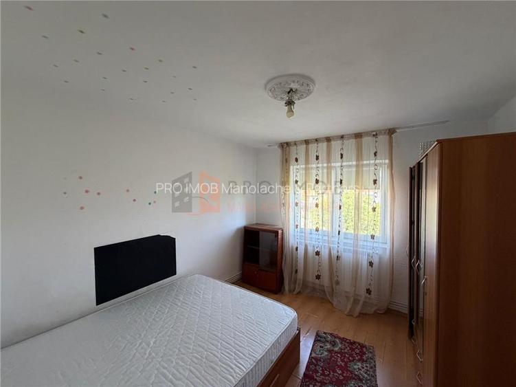 Apartament 2 camere cf 1 semidecomandat zona Crang - 4
