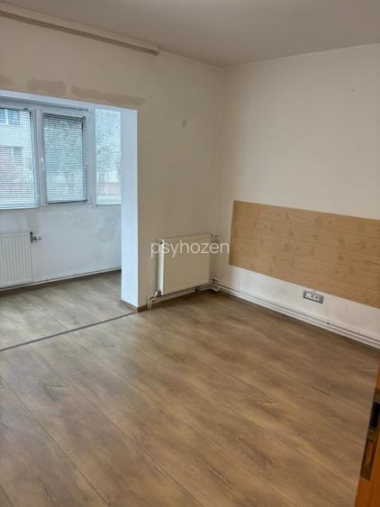 PROPRIETAR VAND Apartament doesebit 85mp utili + pivnita 10mp - 6