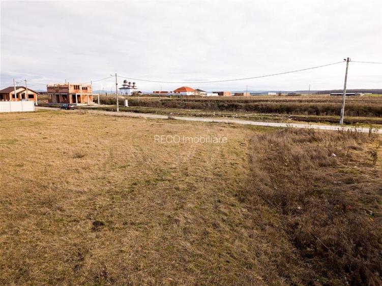 RECO Teren intravilan pentru loc de casa  hala industriala  700 mp Osorhei - 9