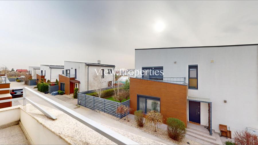 Vânzare Vilă Modernă - Locație deosebită în Tunari - 0% Comision - 10