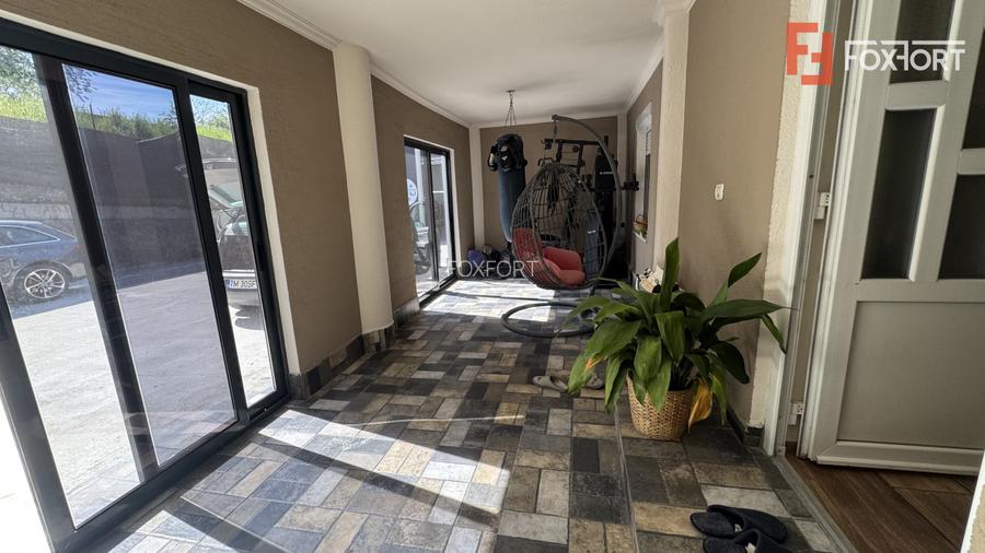 Casa spatioasa cu 7 camere si curte proprie, zona Dambovita - 18