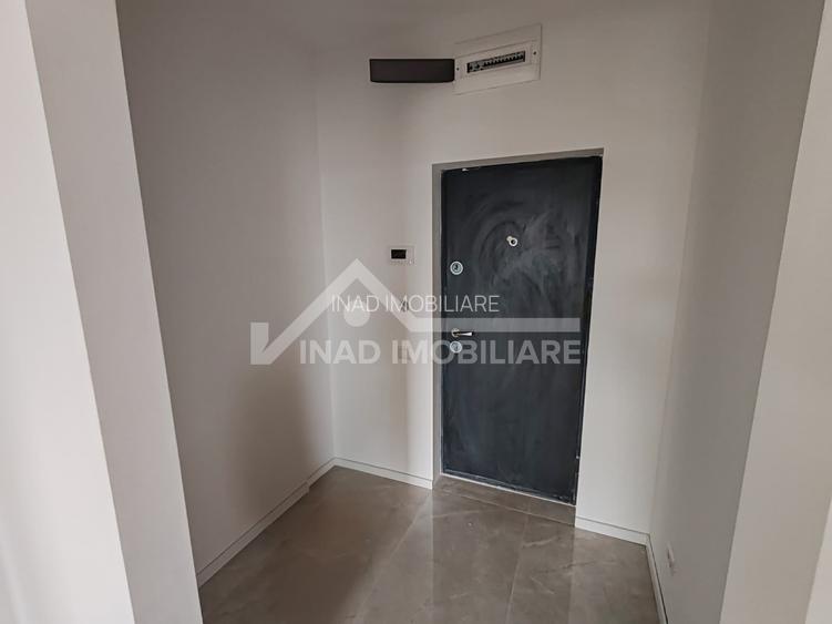 Apartament 3 camere, 2 bai, terasa 20mp, parcare, zona Strazii Decebal - 11