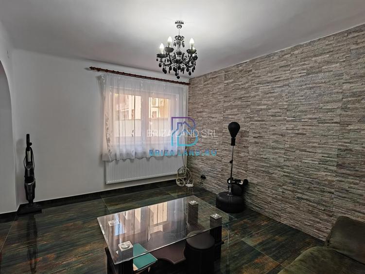 1 Mai, Domenii, casa 2 corpuri, total 4 camere, 3 bai, 2 bucatarii, teren 118mp - 2