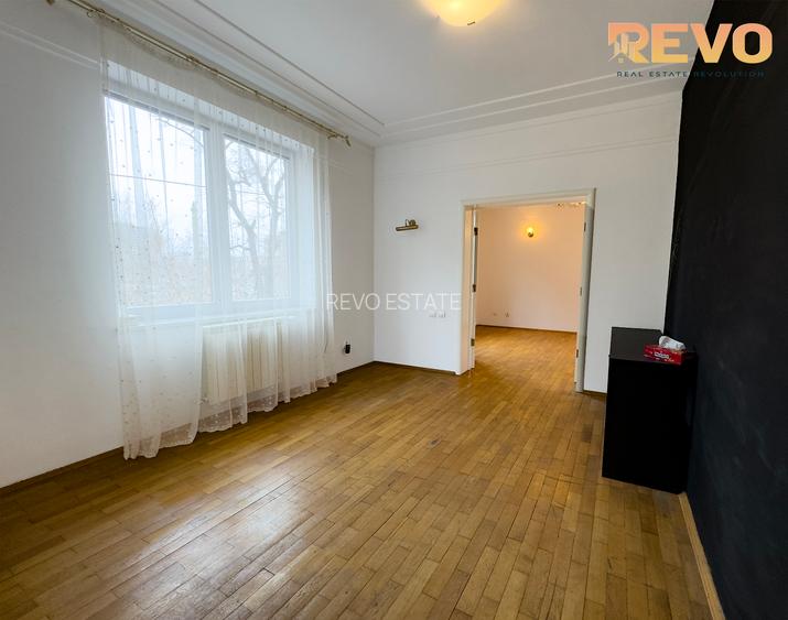 Victoriei -  Berzei |Vilă interbelică | 5 camere | 190mp | Curte | Comision 0% - 15