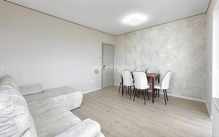 Structura Generoasa Zona Coresi Mall - 9