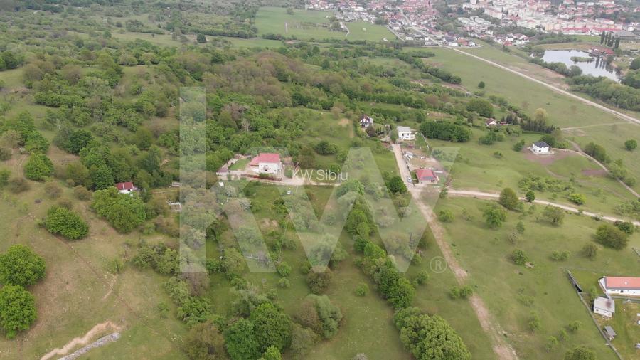 Teren intraviln în Cisnădioara –  Panoramă  spre Cetate si muntii Fagaras - 3