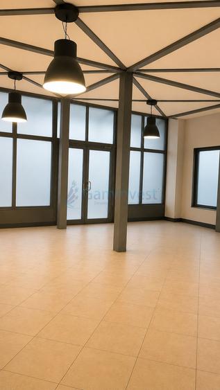 Spatiu comercial de vanzare, vad comercial si parcare, Oradea, Bihor