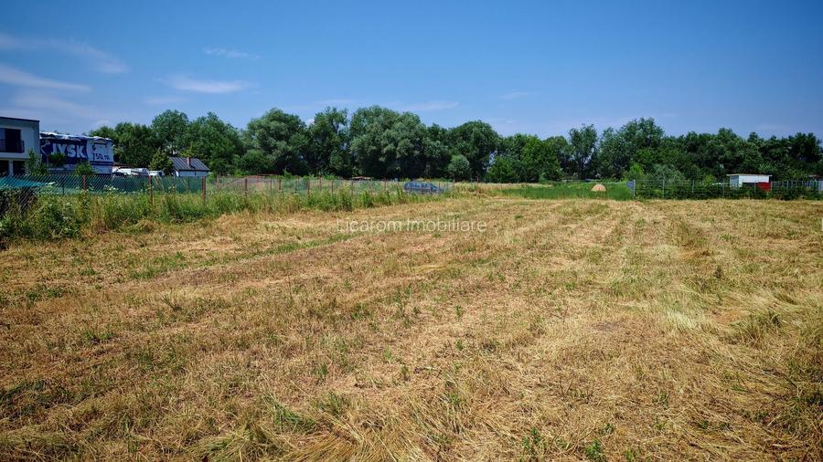 BARTOLOMEU,intravilan,intre case,suprafata de 774 mp,constructii P+2 - 20