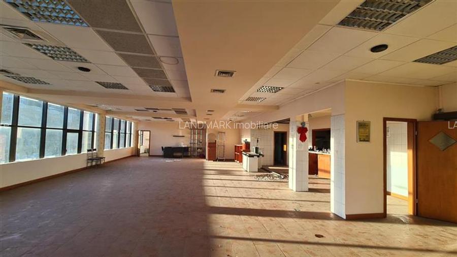 Spatiu SAD, 250 mp,  Eatj 1,  Zona Complex Stadion - 3