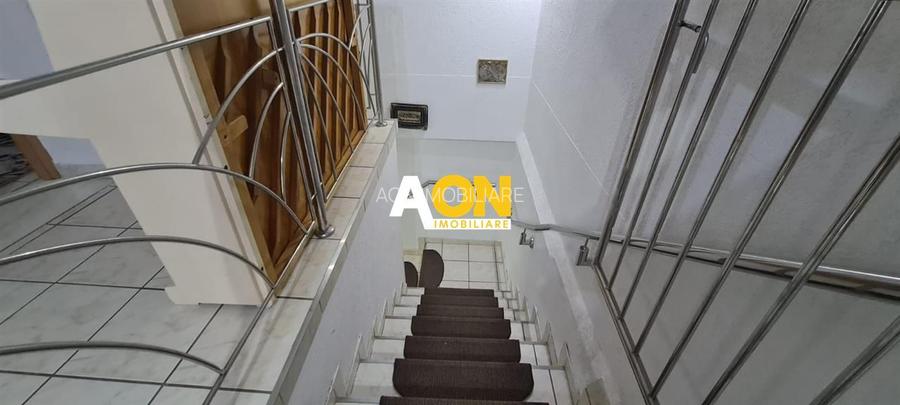 Casa pentru 2 familii, 7 Camere, 2 Garaje, 1500MP Teren - 13