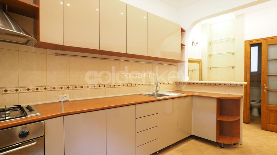 Vila nemobilata cu 4 camere si curte proprie - 5