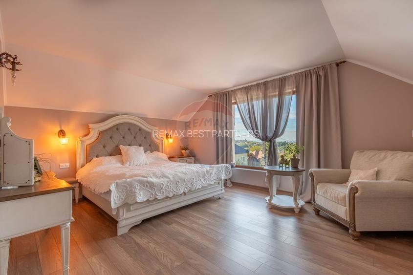 Proprietate exclusivista de vanzare: 2 case | 9 camere | 2000 mp teren - 16