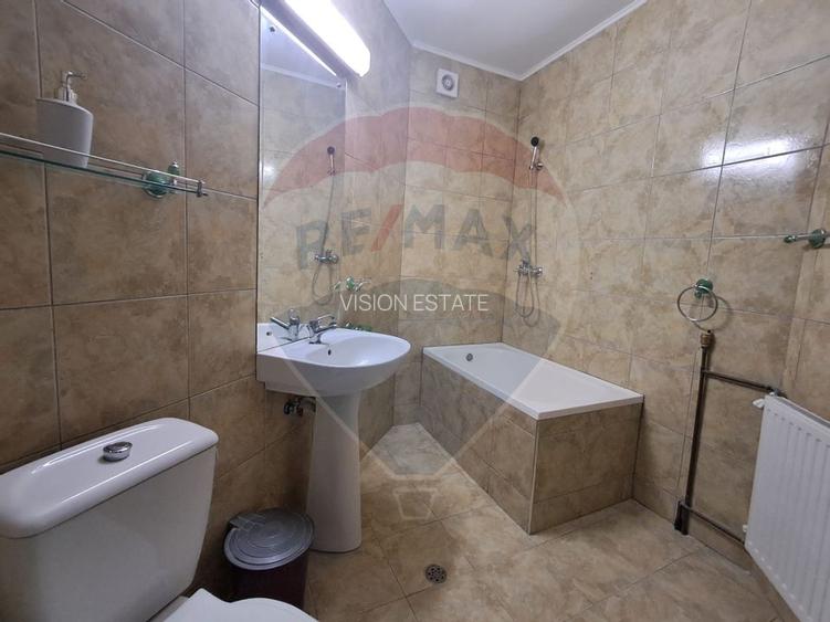 Pensiune Eselnita / 16 camere / Teren - 1448 mp / Ponton - 30