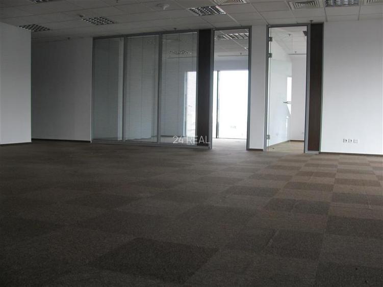 Birouri de inchiriat in Victoria Center de la 236 mp - 12