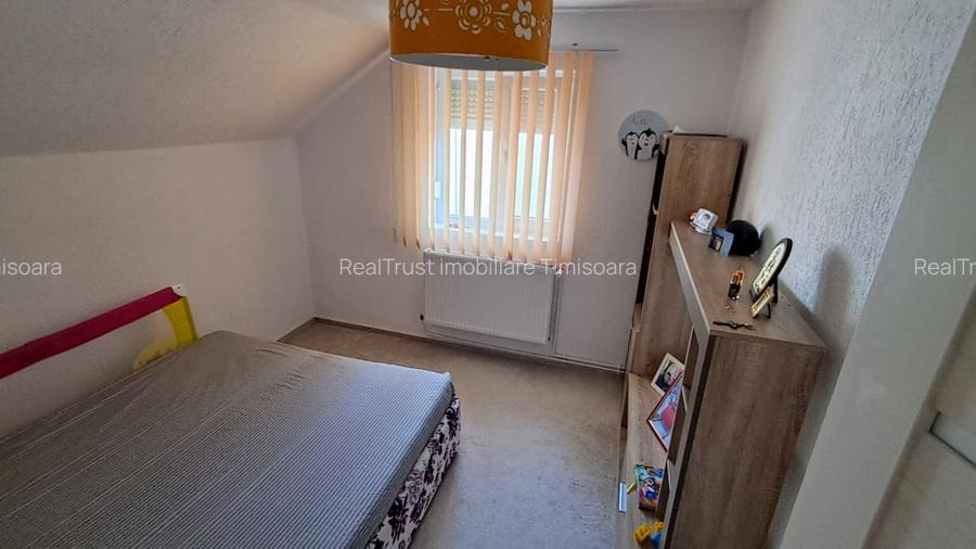 Casa individuală P+M, zonă liniștită, în Vatra veche a satului - 12