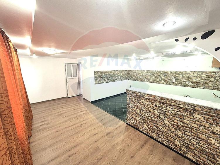 Casă / Vilă de vanzare in Serbanesti - 9