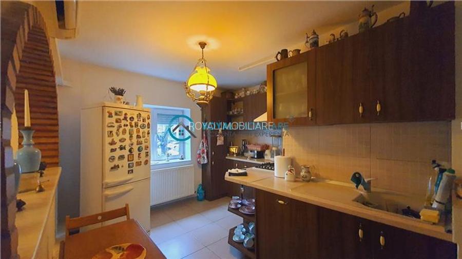Royal Imobiliare - Vanzare apartament 4 camere zona Cioceanu - 17