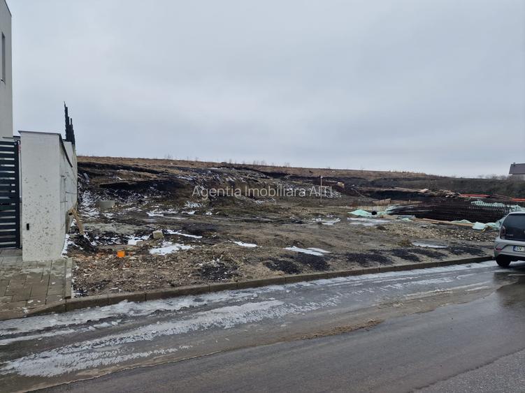 De Vanzare 500 mp Teren Intravilan -Tatarasii Noi -Suceava - 2
