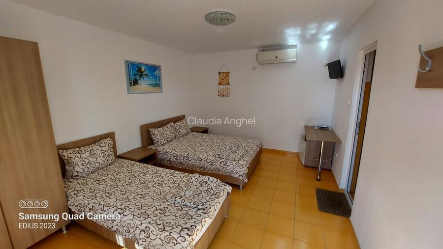 Vanzare pensiune 8 camere, 2 Mai  - 14