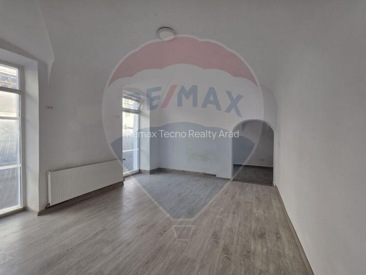 Spațiu comercial Piata Avram Iancu trafic pietonal - 3