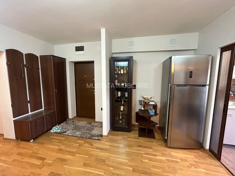 - Renovat recent! Apartament 3 camere Calarasi 4, et. intermediar. - 11