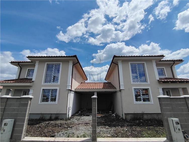 Duplex separat prin garaj - toate utilitatile - personalizare interioara - 2