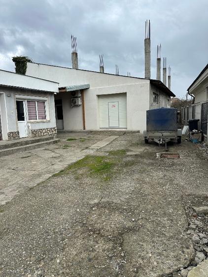 Inchiriez hala zona Mioritei