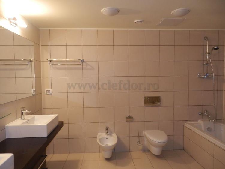 Apartament cu 3 camere de închiriat în zona Primaverii