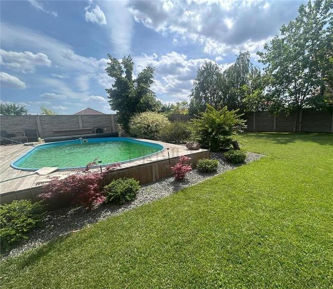 Sacalaz- 1000mp teren - piscina exterioara -garaj -panouri fotovoltaice