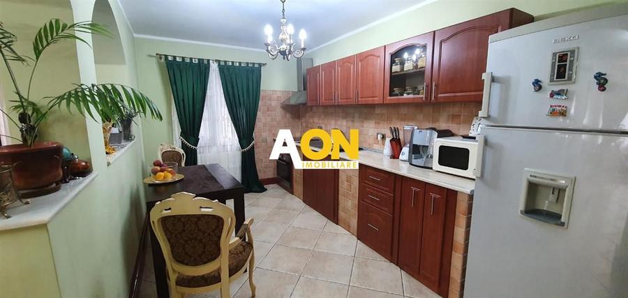 De vanzare casa 4 camere 350 mp teren zona Alba Micesti