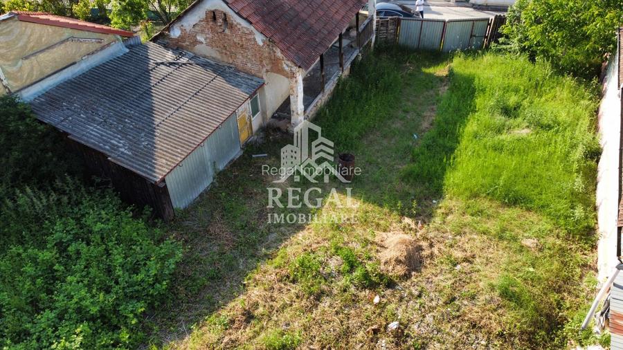 Casă de vânzare cu teren generos – 2.500 mp - 6