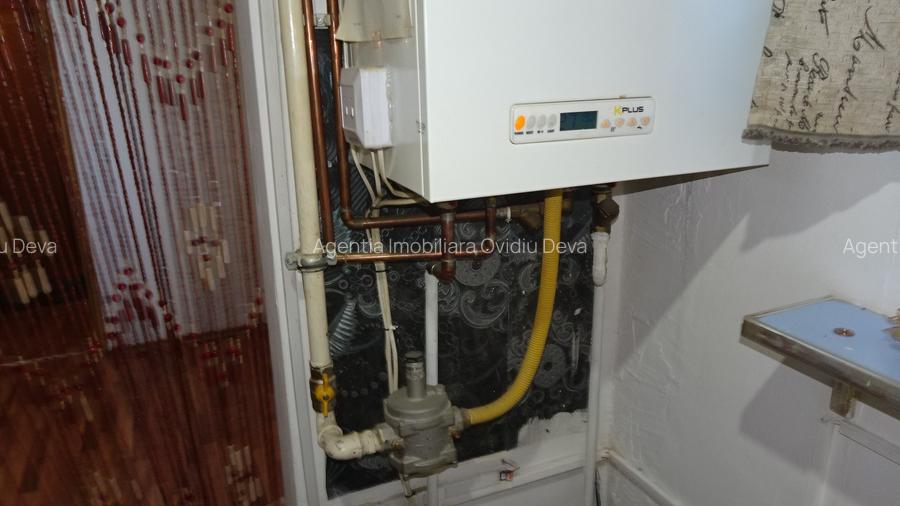 Vand apartament cu 2 camere in Deva, zona Dacia, etaj 4, bloc de 4 etaje, izolat - 6