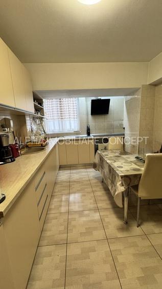 Casă de Cultură apartament decomandat 4 camere - 18