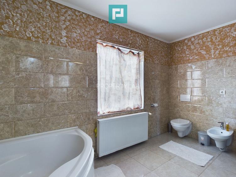 Casă cu 5 camere în Nădlac - 10